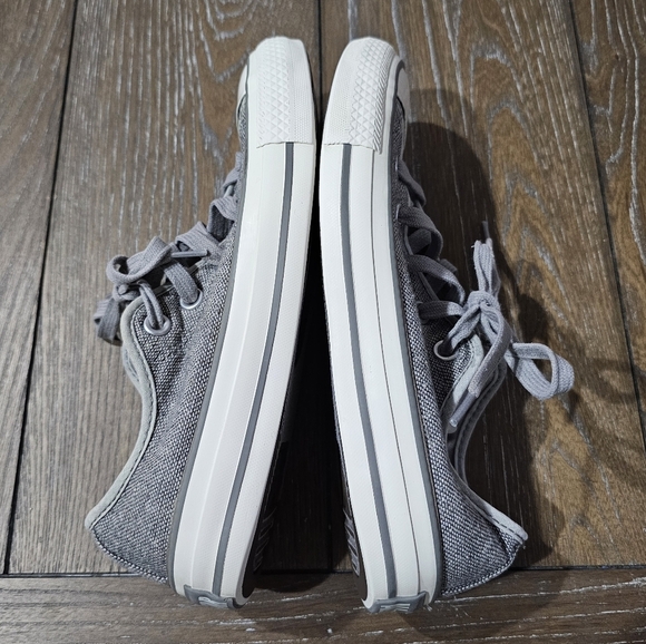 Converse All Star Sneakers, Women's Size 6 - Picture 5 of 9